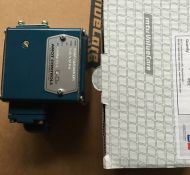 0005351602 PRESSURE MONITOR