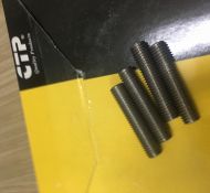 9X8281  STUD (4174374)